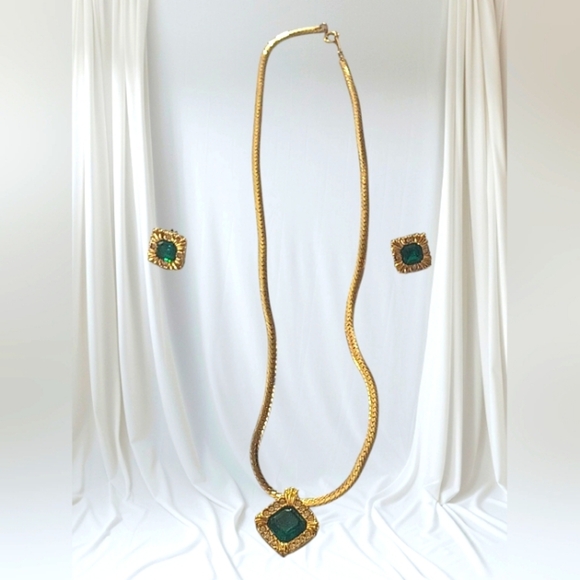 Vintage Jewelry - Budget-Friendly Statement Gold Tone Necklace & Earring Set with Emerald Green